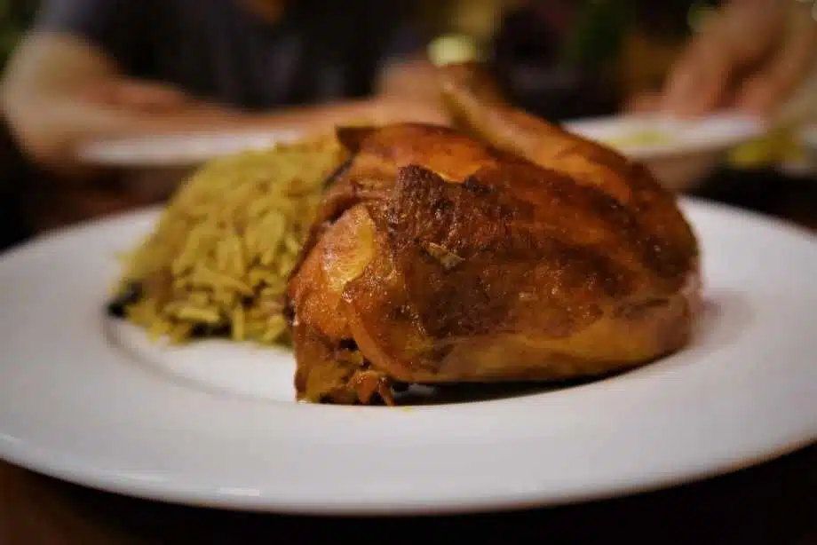 Quelles sont les techniques pour réussir la préparation d’une cuisse de poulet au four ?