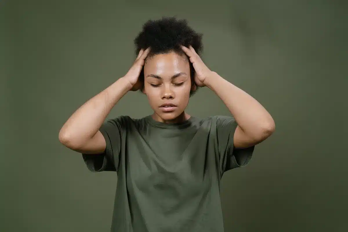 Femme en relaxation et méditation pour gérer le stress